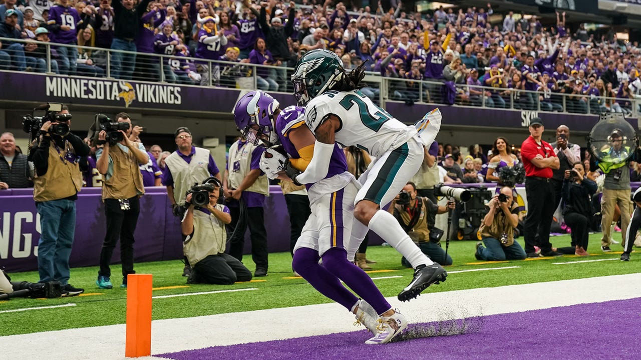 Philly not-so-special: Vikings crush Eagles 38-20